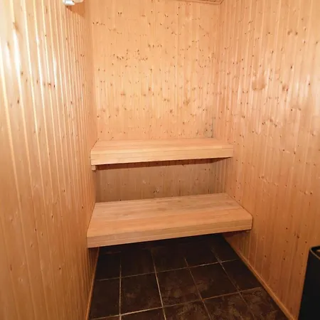 別荘 Holiday 40 With Sauna ブラーバンド